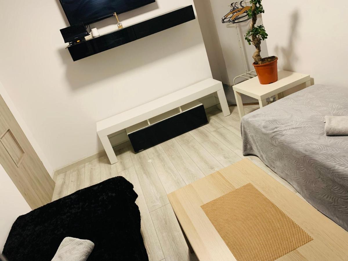 Hostel Cataleya Люблин Экстерьер фото