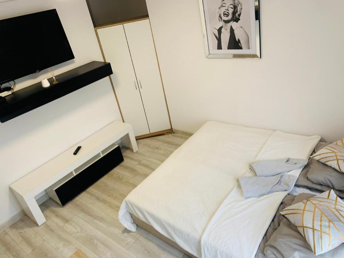 Hostel Cataleya Люблин Экстерьер фото